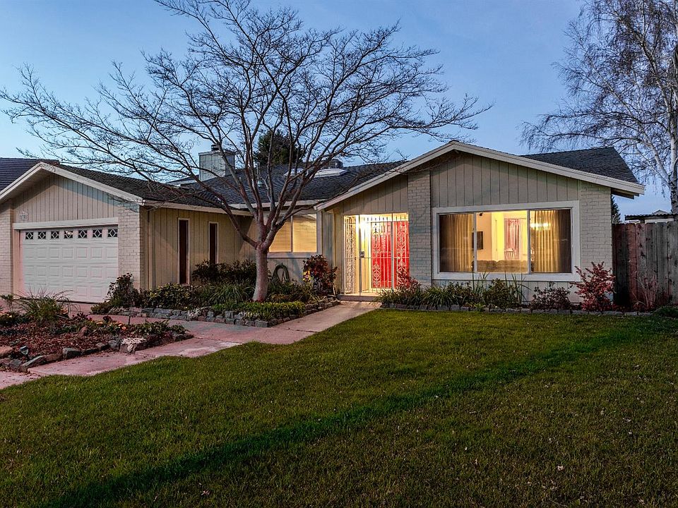 2nd image of 1751 Chaparral Way