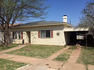 622 W California St, Floydada, TX 79235