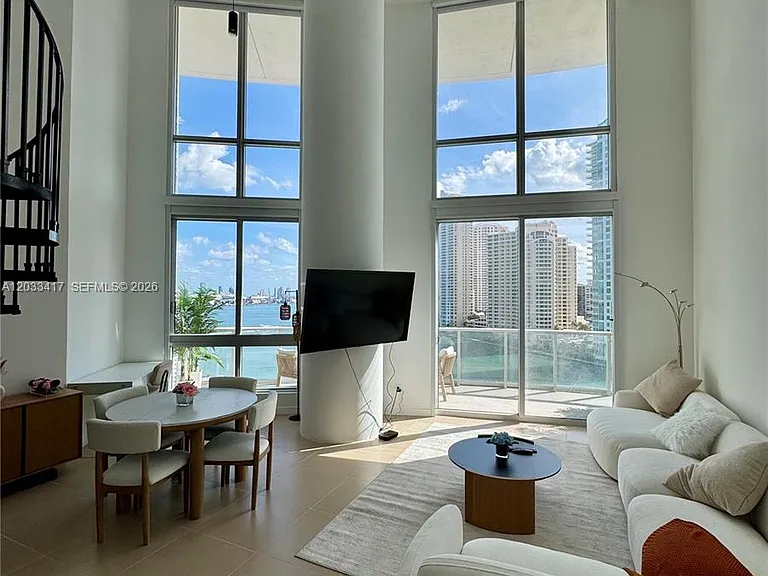300 S Biscayne Blvd #L-1218 — Photo 41