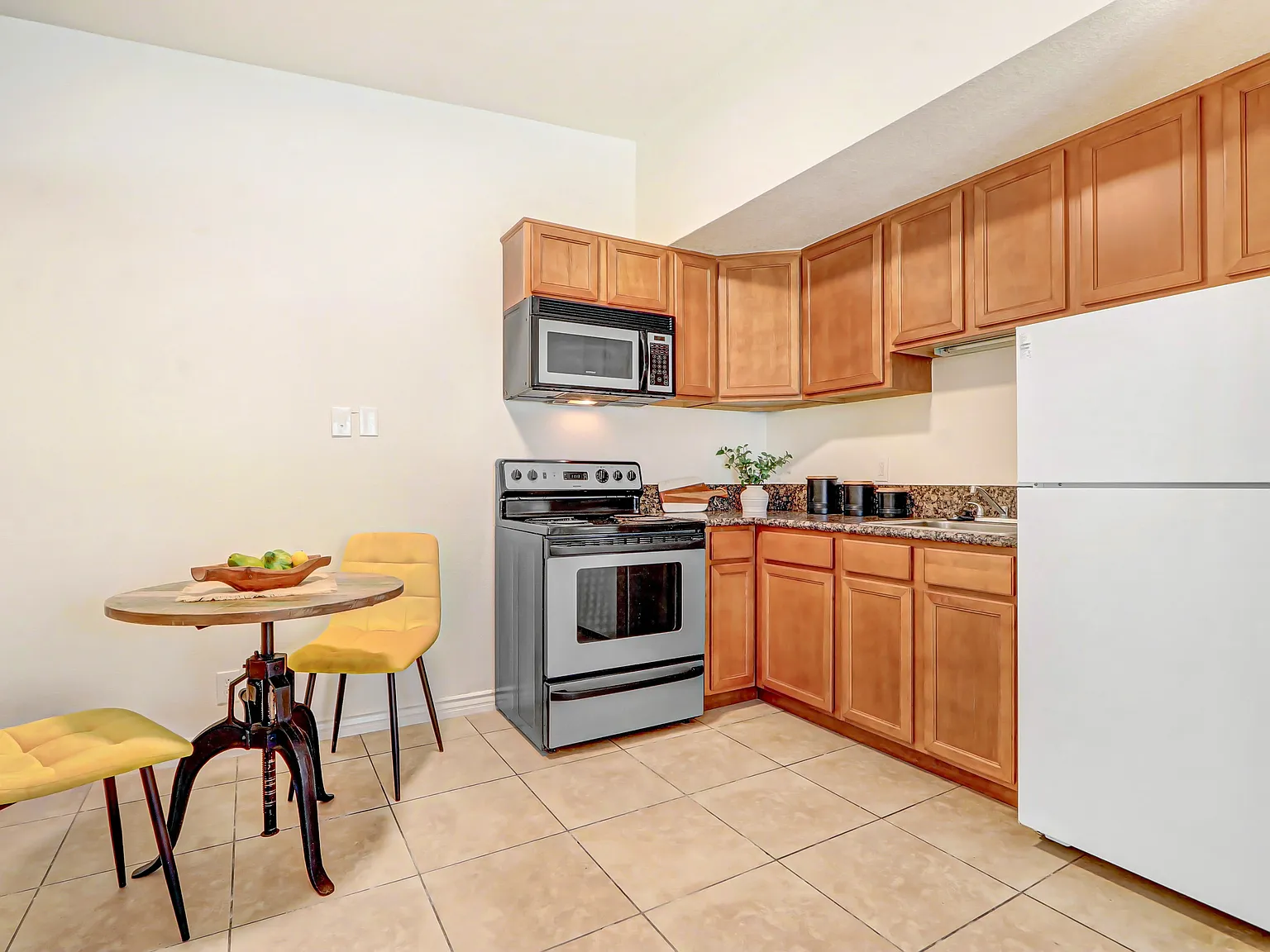 Studio, 500 sqft, $1,595 — Photo 4