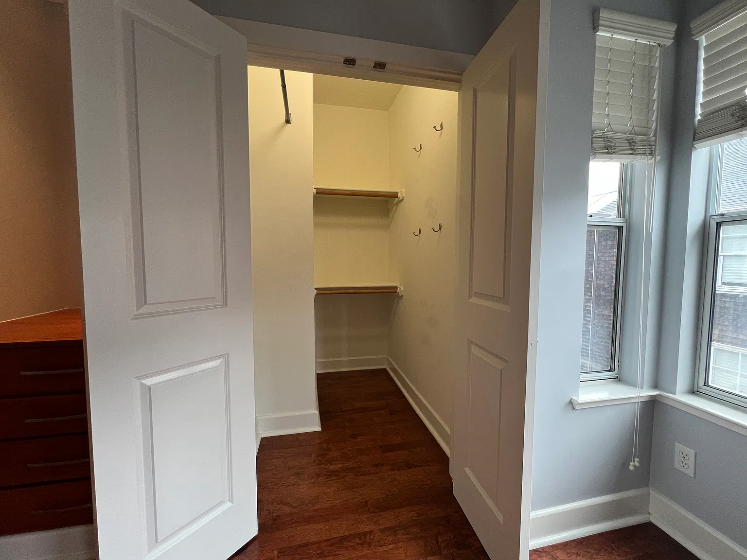 3 bed, 1900 sqft, $3,300 — Photo 3