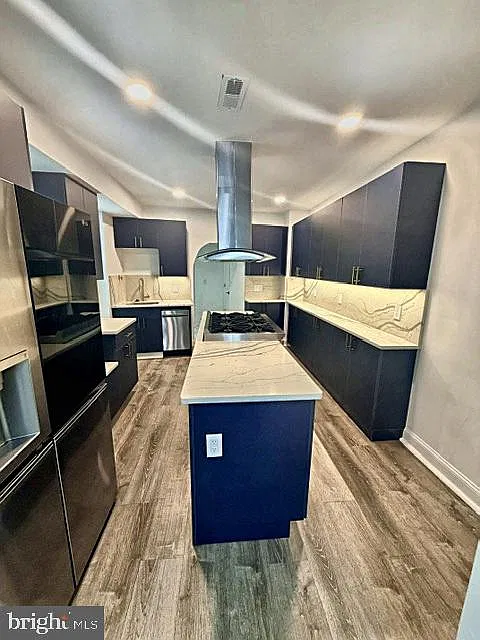 5 bed, 4.5 bath, 2778 sqft, $4,500 — Photo 4