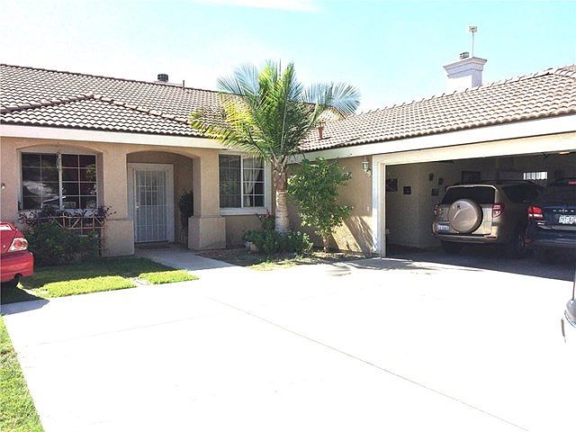 1st image of 981 Riverwalk Dr