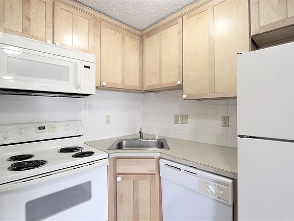 4th image of 1138 Grandview Ave APT W8