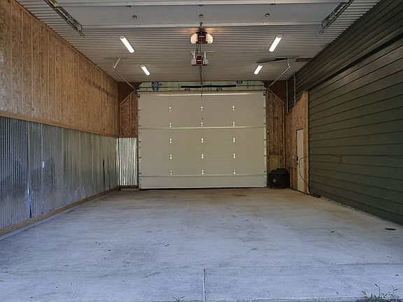 5th image of 506 NE Clark Ave