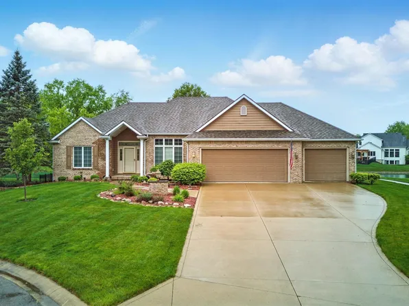 6815 Nighthawk Dr, Fort Wayne, IN 46835