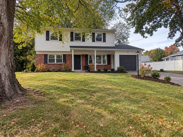 2 Jeffery Ct, Saugerties, NY 12477
