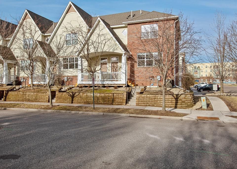 1st image of 1667 Arona St #8