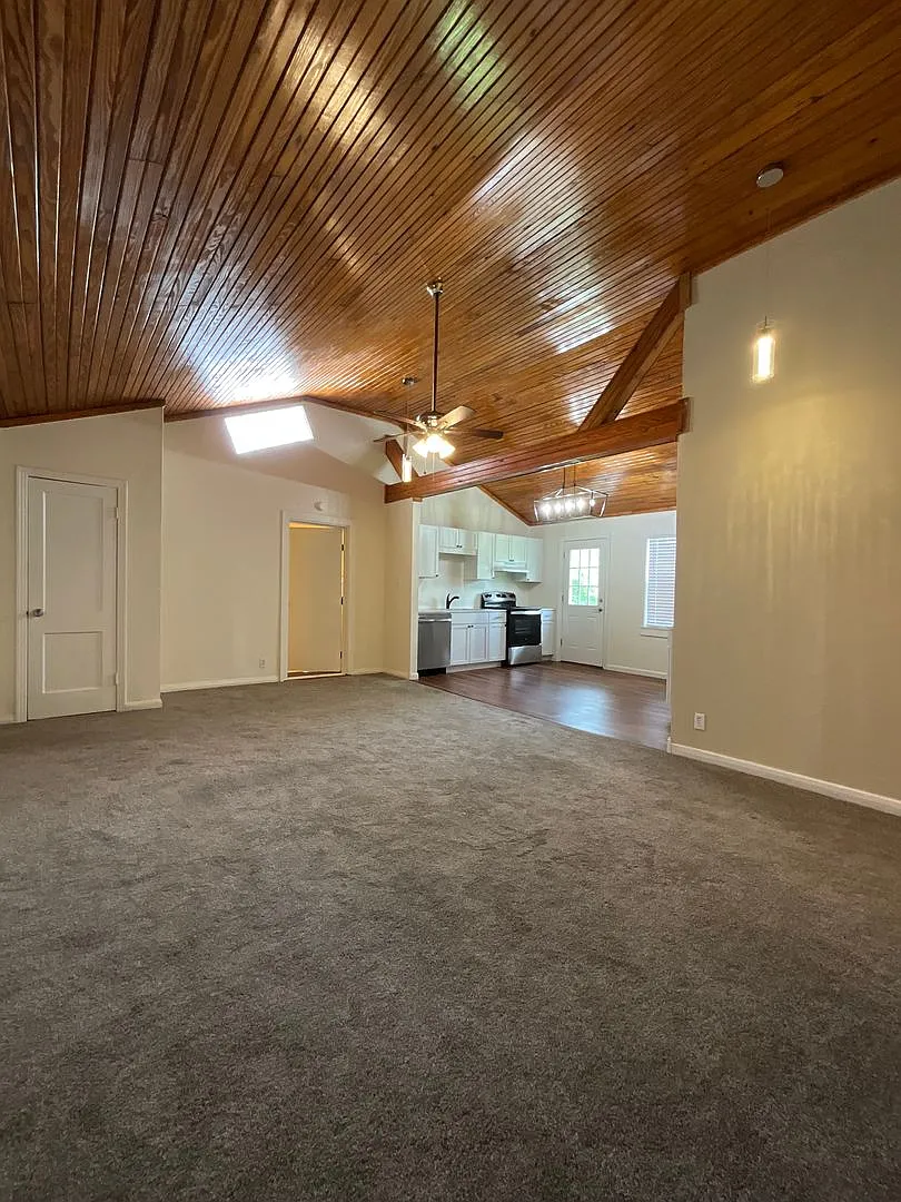 1307 Aaron Avenue — Photo 4
