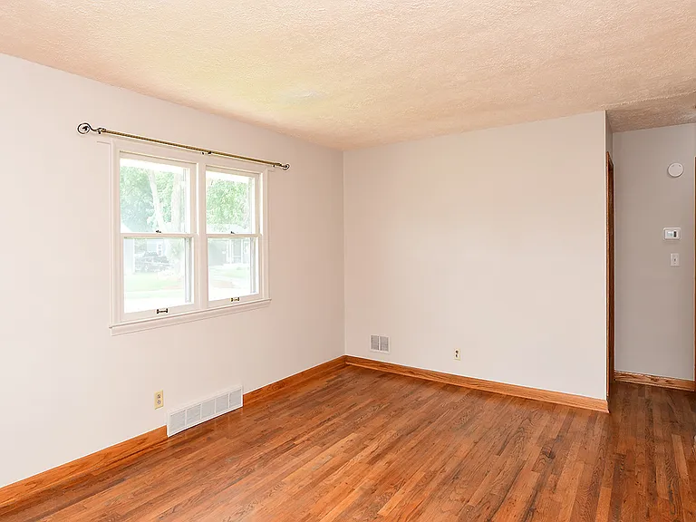 5830 Spaulding St — Photo 15