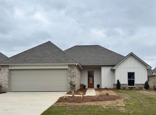 115 Southern Oak Way, Canton, MS 39046