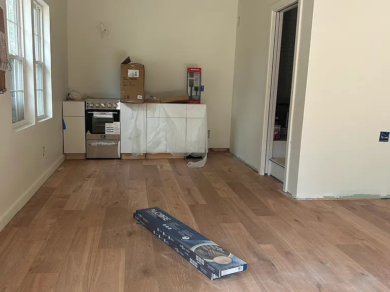 829 Weir St — Photo 6