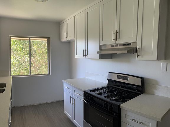 2nd image of 500 E Providencia Ave #X