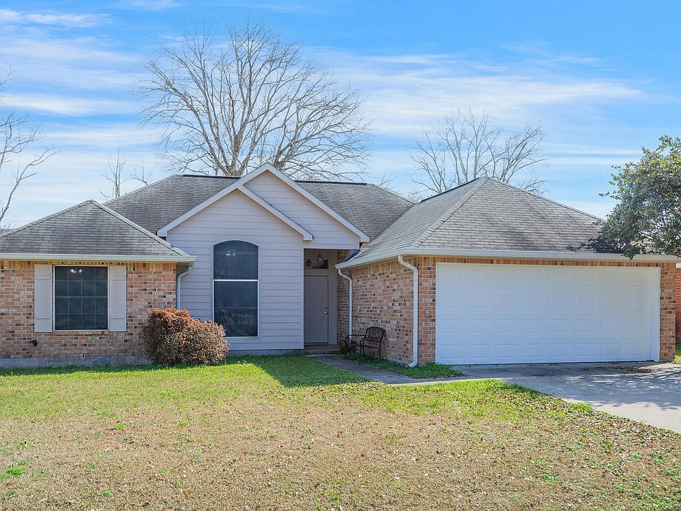 1st image of 108 Cleopatra Ln