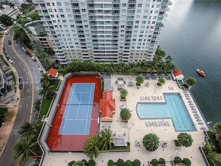1155 Brickell Bay Dr #2204 — Photo 10