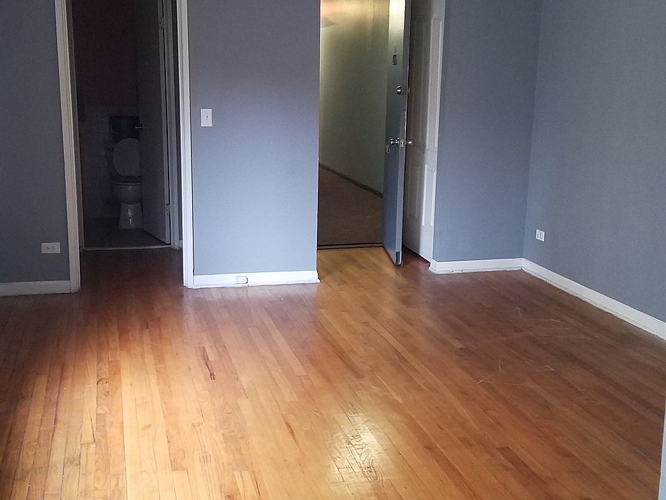 2nd image of 5833 N Kenmore Ave APT 408