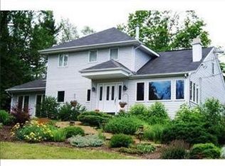 24 Burrow Dr, Highland Mills, NY 10930