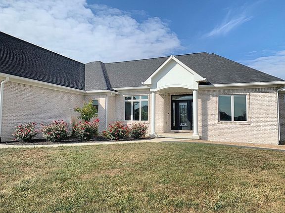 2nd image of 122 Lakeside Dr