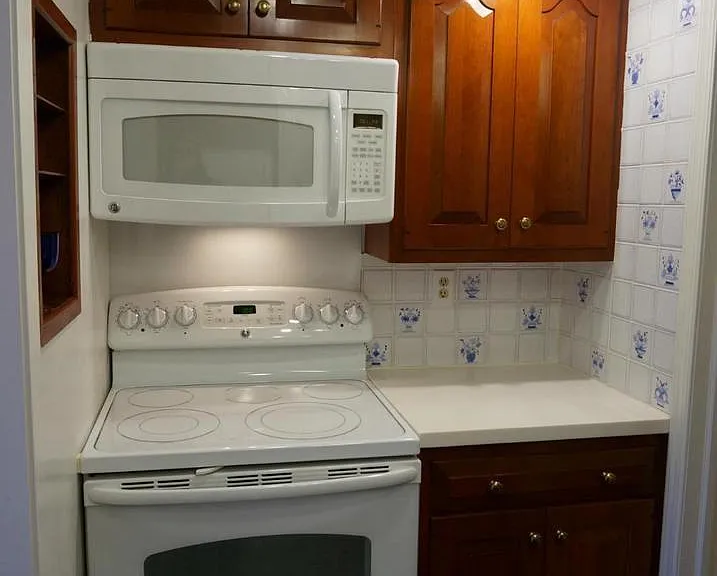 6639 Hillandale Rd #104 — Photo 8