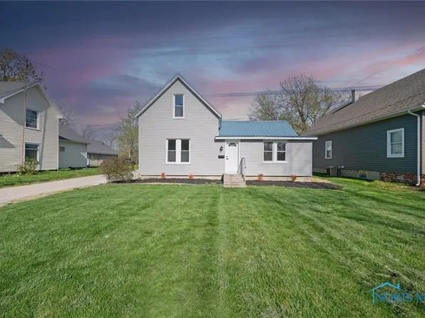 430 N Locust St, Oak Harbor, OH 43449