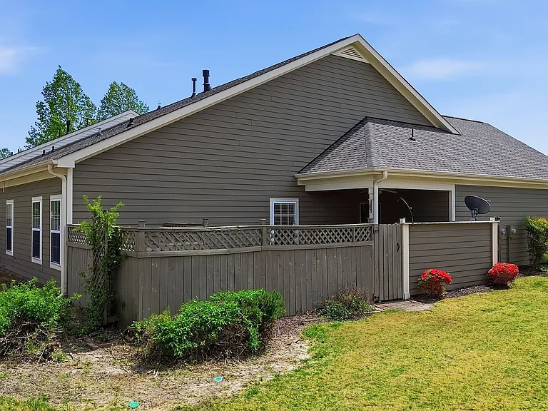 211 Louisville Dr — Photo 28