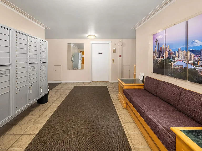 1800 Taylor Ave N #112 — Photo 3