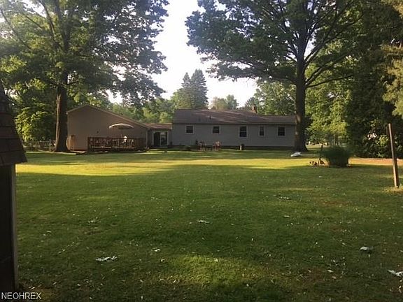 2nd image of 1551 Hickory Ln