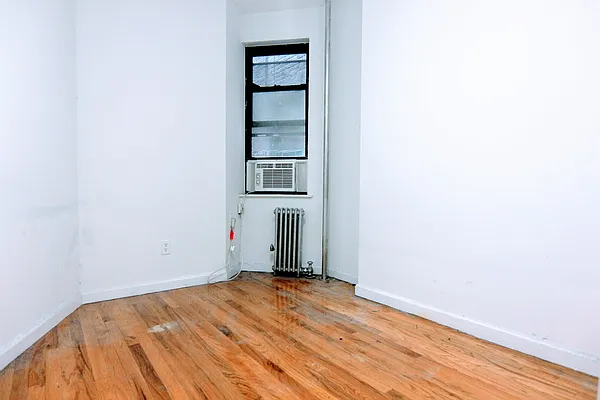 Rented by HOLTON REAL ESTATE INC. | media 11