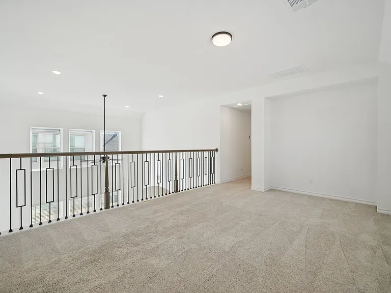 10833 Coppola — Photo 33