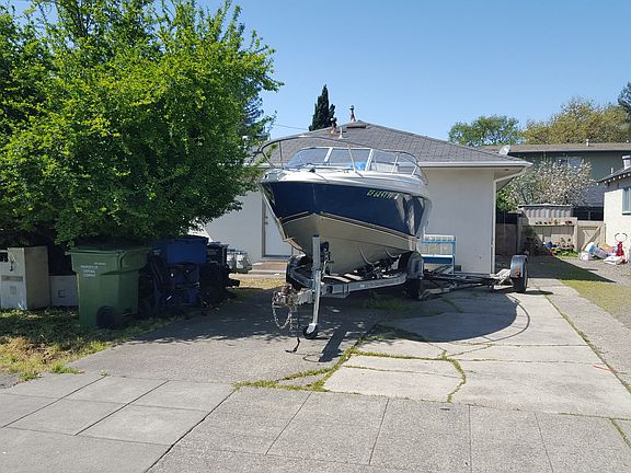 Lot's of space for prvt yard