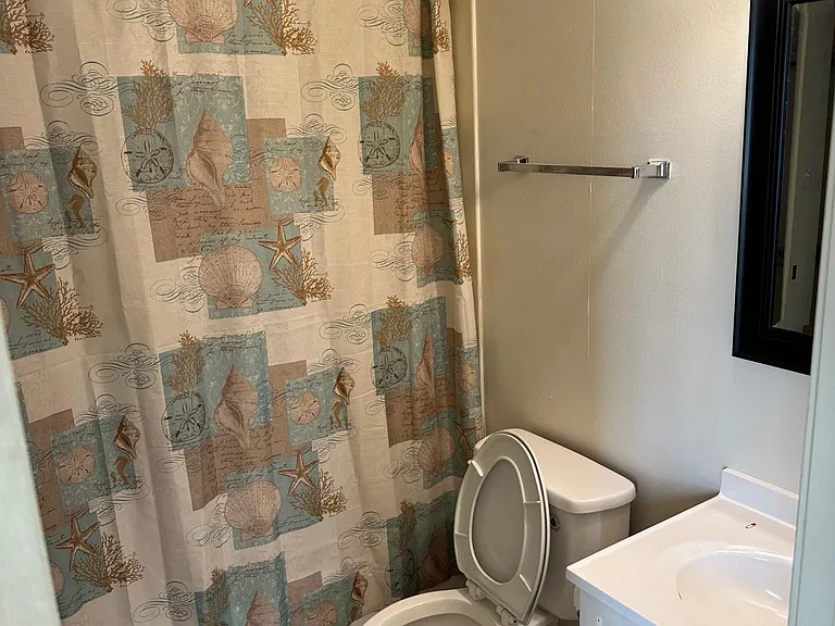 601 Cleveland St #8 — Photo 5