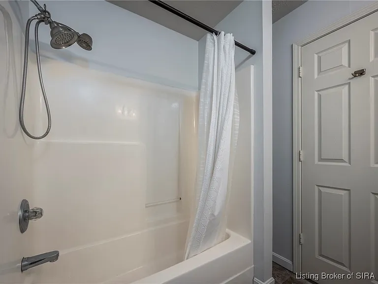 303 Colonial Club Dr — Photo 20