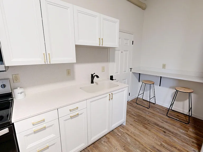 542 Benson Ave SW #110 — Photo 10