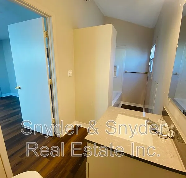 748 Merton Ave — Photo 6