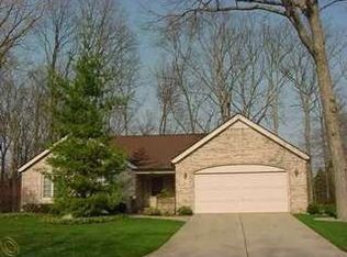 460 Streamview Ct, Rochester Hills, MI 48309