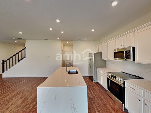 3rd image of 294 Onate Cir