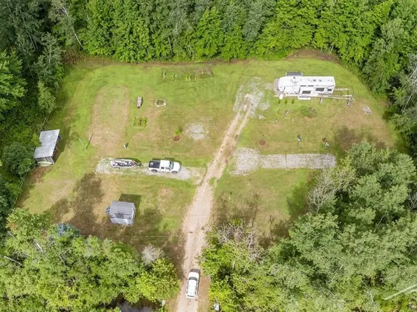 6857 N Coleman Rd, Coleman, MI 48618