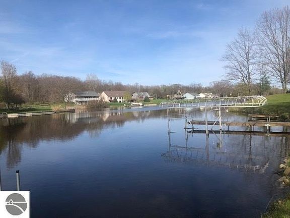 3rd image of 1019 Cantabrian Dr