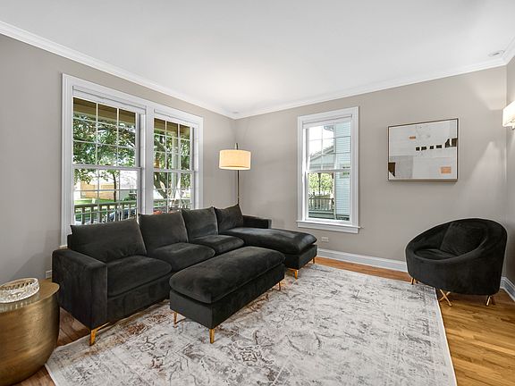 4th image of 6818 N Oleander Ave
