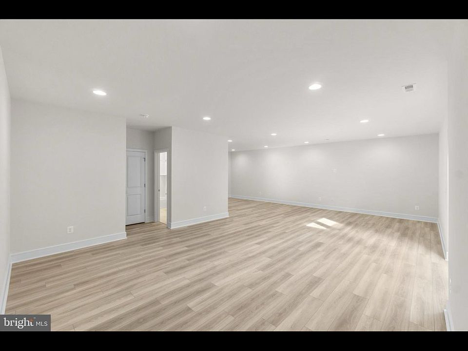 1st image of 21344 Rainier Ln