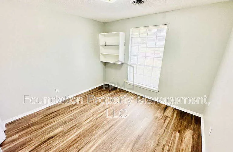 3366 Lone Rock Dr — Photo 8