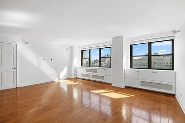 210 East 15th Street, #10H