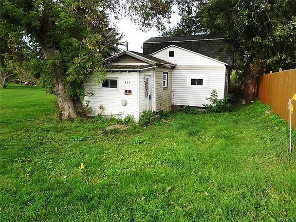 3rd image of 621 Yacht Club Dr