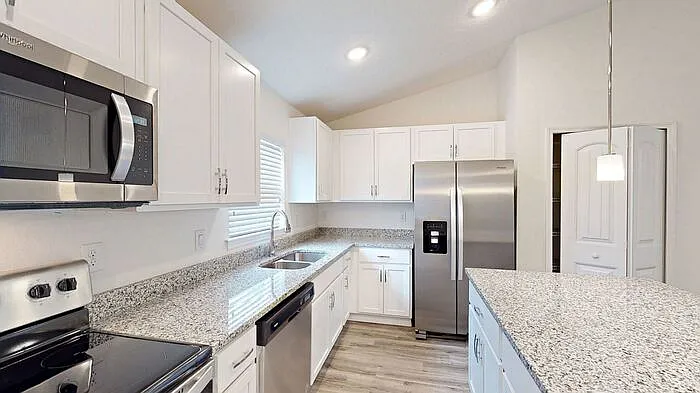 3 bed, 2.0 bath, 1500 sqft, $1,995 — Photo 3