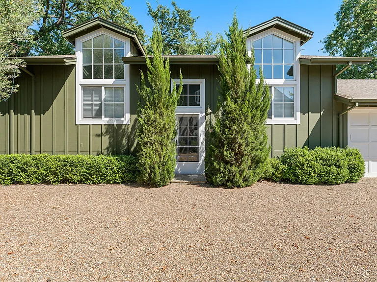 950 Mee Ln — Photo 36