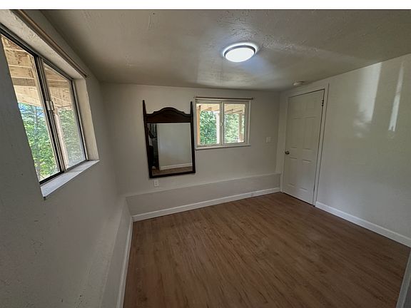 2nd image of 10311 Redwood Rd #B