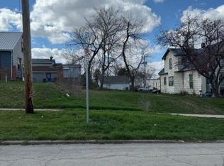 1420 9th St SW, Cedar Rapids, IA 52404