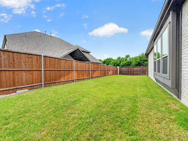 525 Goose Lake Dr — Photo 35