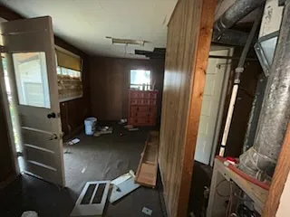 1009 Ernest St — Photo 12