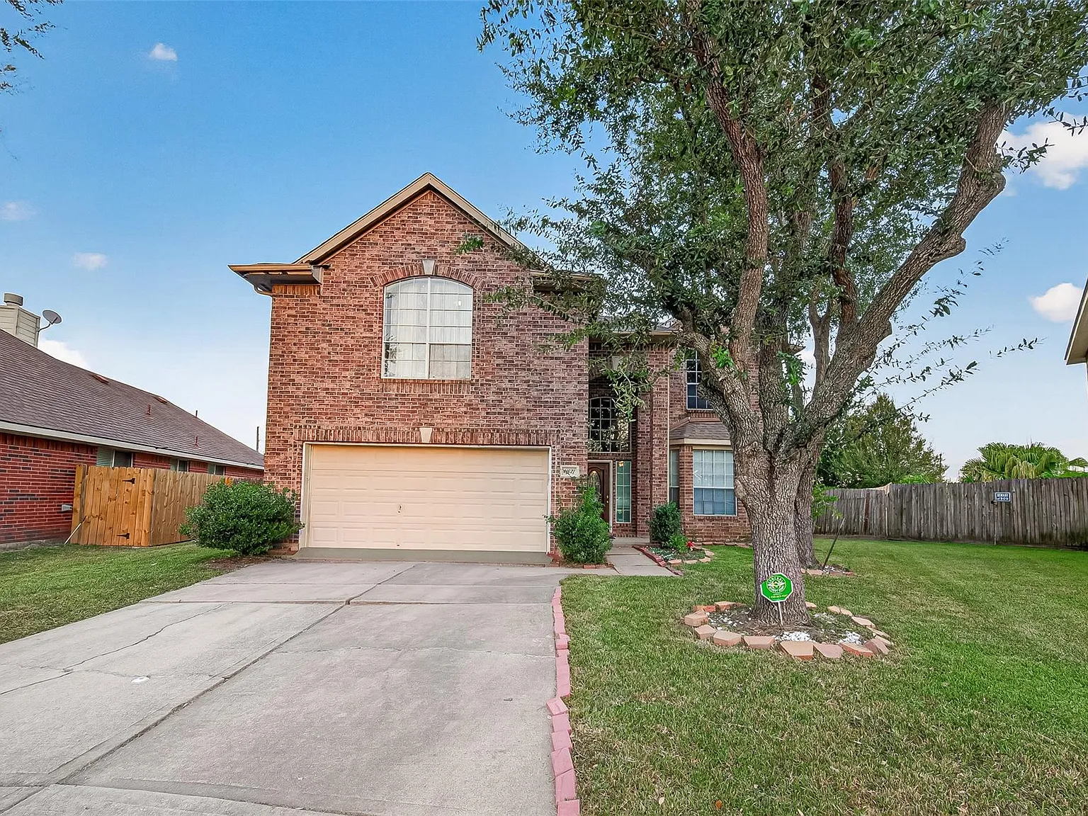 4 bed, 3.0 bath, 2600 sqft, $2,450 — Photo 3